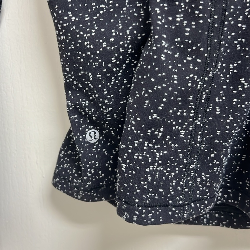 Lululemon Run Briskly 1/2 Zip Magnetized Jacquard Black White / Black | Size 4 - Picture 9 of 10